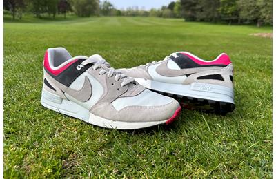 Nike Air Pegasus '89 G Golf Shoes are a spikeless model with retro styling and a one-year waterproof warranty.