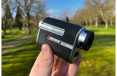 Zoom OLED Pro rangefinder in hand